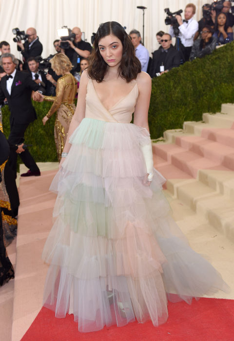 Lorde in Valentino